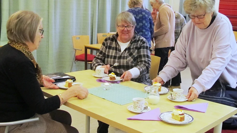 SPF seniorerna Fjällvinden i Jokkmokk. Gun-Britt Karlsson (ordf), Ann Enberg och Karin Höög (kassör)