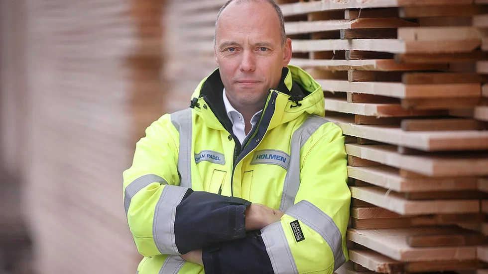 Johan Padel, vd för Holmen Trävaror, tror på en ljus framtid med högre virkespriser. "Men det kommer inte vara på de nivåer som de är på nu".