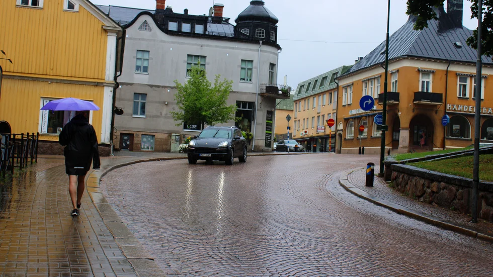 På söndag kan det vara bäst att ta med sig paraplyet. Bilden är en arkivbild. 