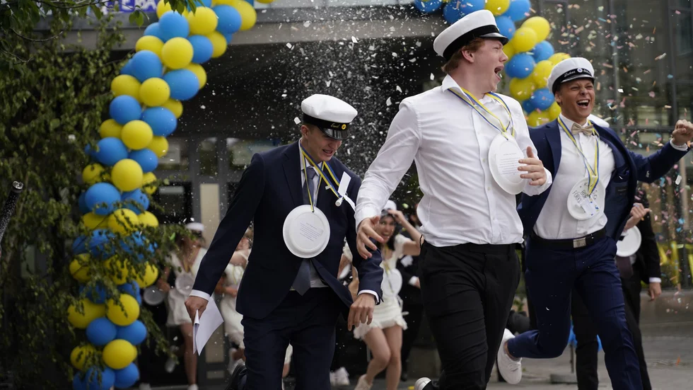 Så här såg det ut när SA18 och RL18 sprang ut från Thomasgymnasiet.
