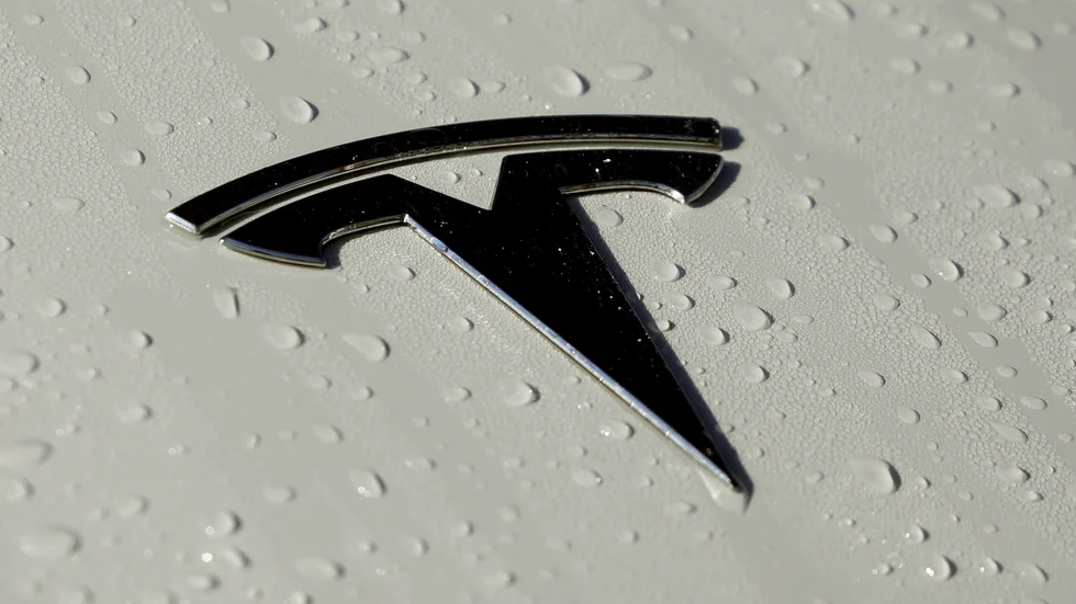Rea på Teslas Model S och Model X. Arkivbild