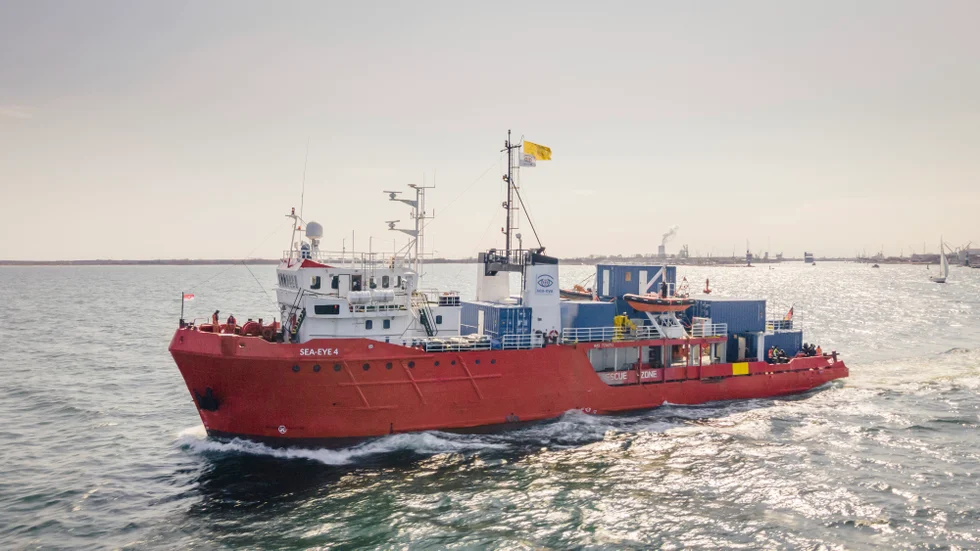 Det tyska räddningsfartyget Sea-Eye|4 har fått tillstånd att lägga till på Sicilien. Arkivbild.