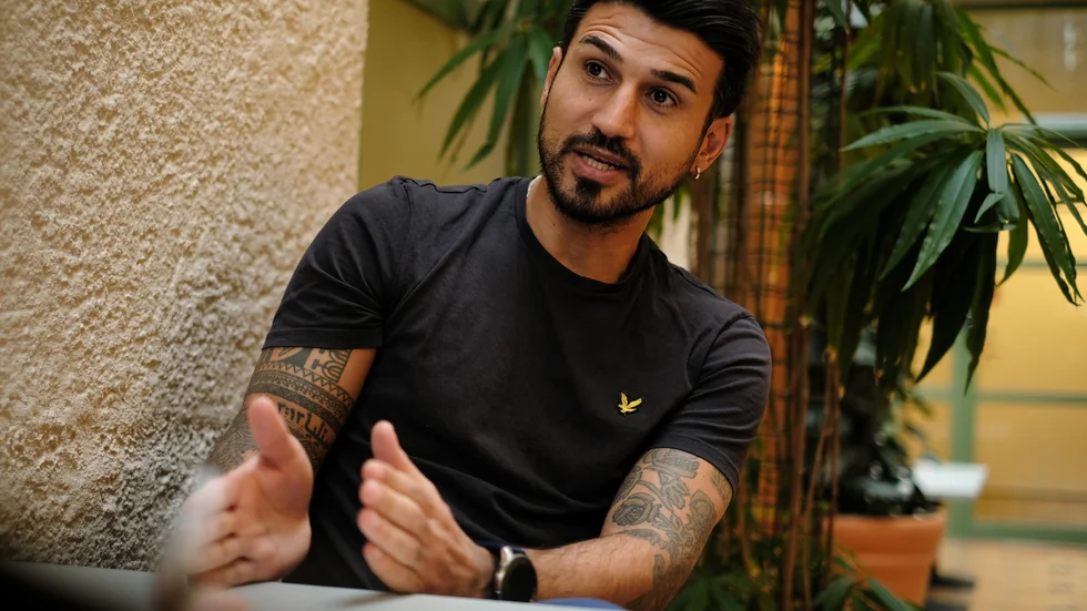 Hoshi Kafashi, 34, var verksamhetsansvarig för Shanazis hjältar och hjältinnor och hade också under en period ett nationellt uppdrag. Nu är han verksamhetschef på ett privat företag.