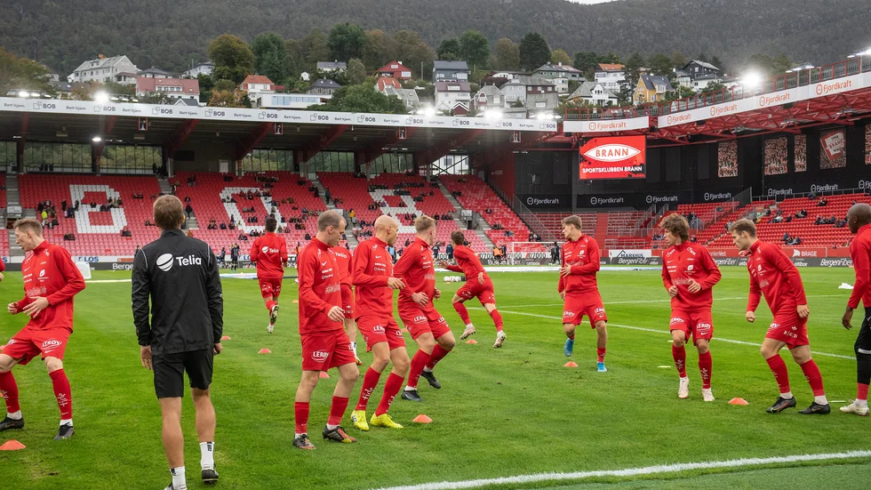 Brann värmer upp inför söndagens elitseriematch på Brann stadion, där skandalfesten ägde rum i augusti.