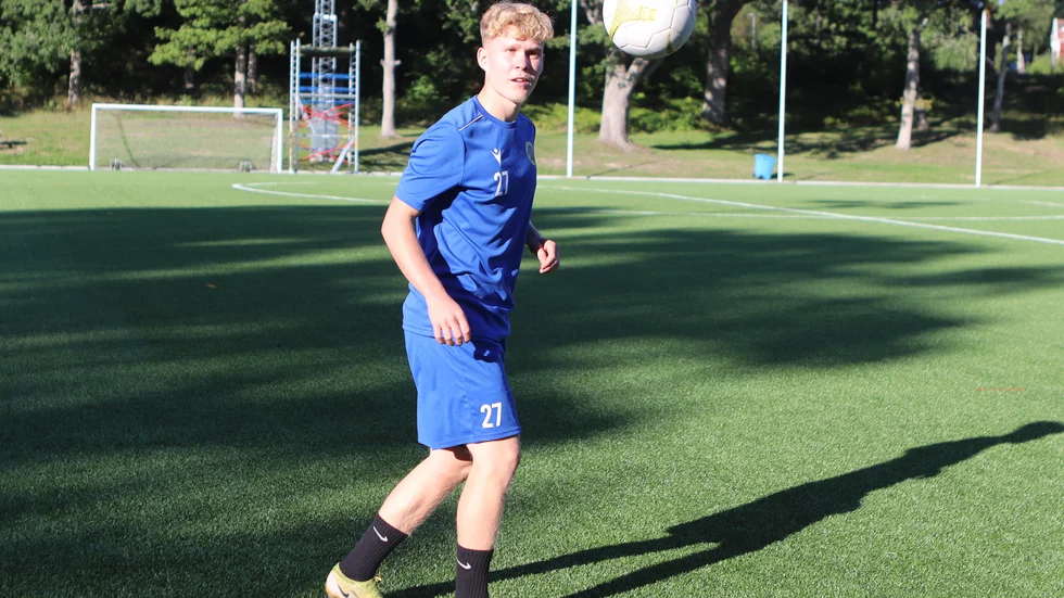 Hugo Widner var med i ÅFF när laget vann seriematchen mot Värmbol med 1-0 förra säsongen. I höst förstärker mittfältaren VFC och kan få debutera i torsdagens match mot Motala.