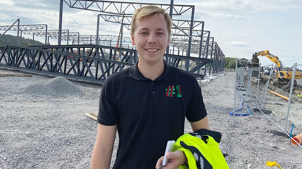 Henric Jonander, platschef på Ekströms Trä, menar att den nya brädgården/bygghandeln blir ett lyft för både kunder och personal. Längt bort till höger i bild bygger Lundqvist Maskin och verktyg och Flinks Järn också nya lokaler.