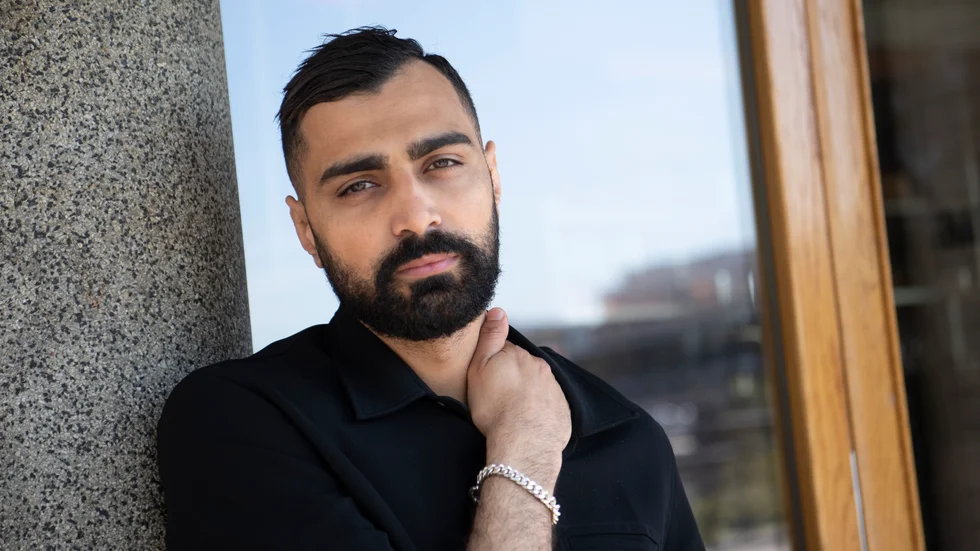 Skådespelaren Alexander Abdallah, från Gränby i Uppsala, är nomierad i kategorin "Årets manliga skådespelare i en tv-produktion".