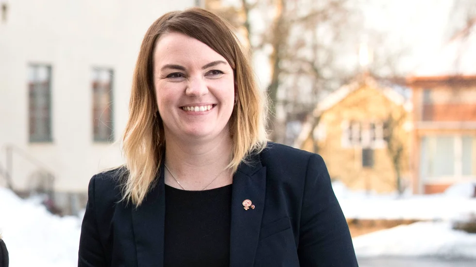 "Mötesformerna i politiken är förlegade och borde förändras. Varför ska det alltid vara politiker i, säg, Kiruna eller Arjeplog som ska resa till Luleå och inte tvärtom?", säger riksdagsledamot Emilia Töyrä (S) som nu siktar på regionpolitiken.