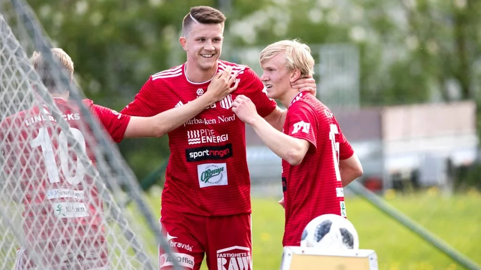 Joel Edströms straff blev segermål för Piteå och inenbar samtidigt Gottnes första förlust på hemmaplan. Efter matchen bröt ett tumult modell större ut.