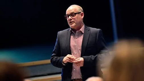 ”100 000 var vad vi kunde ställa upp med”, säger näringslivschef Peter Palmqvist. Han gillar idén med Ung Drive.