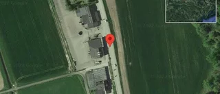 Fallna träd skapar problem i trafiken på väg 939