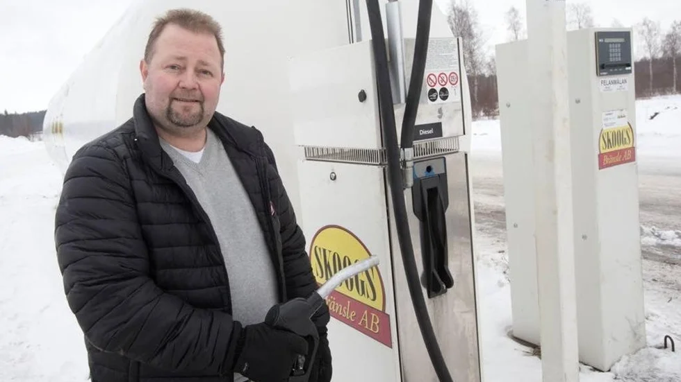 Roland Skoog, vd för Skoogs Bränsle AB, är mycket nöjd med det nya avtalet med Preem. "Vi får en bättre leverantör, som även ligger i framkant när det gäller de nya bränslena", säger han.