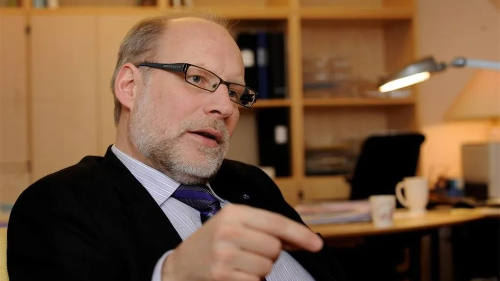 Civilminister Stefan Attefall (KD) och alliansregeringen vägrar att låta norrbottningarna själva få utse de personer som ska ansvara för den regionala utvecklingen i länet.