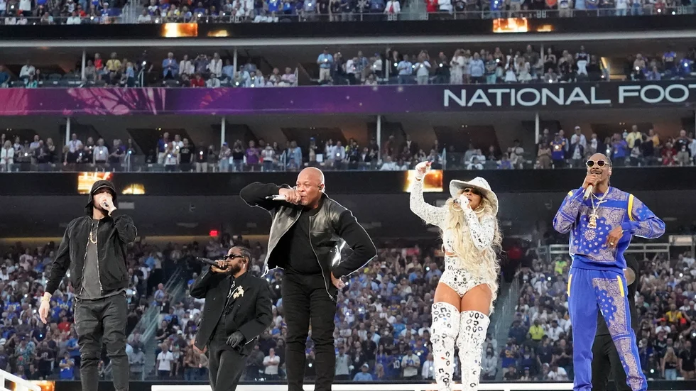 Eminem, Kendrick Lamar, Dr Dre, Mary J Blige och Snoop Dogg på scenen vid Super Bowl-finalen tidigare i år. Arkivbild.