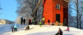 Nu är det vinter och skidan den slinter