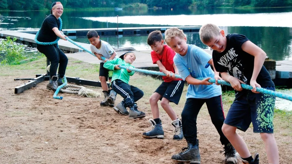 Krafttag.En bild från förra årets Sportis Camp, med några som provar på dragkamp.