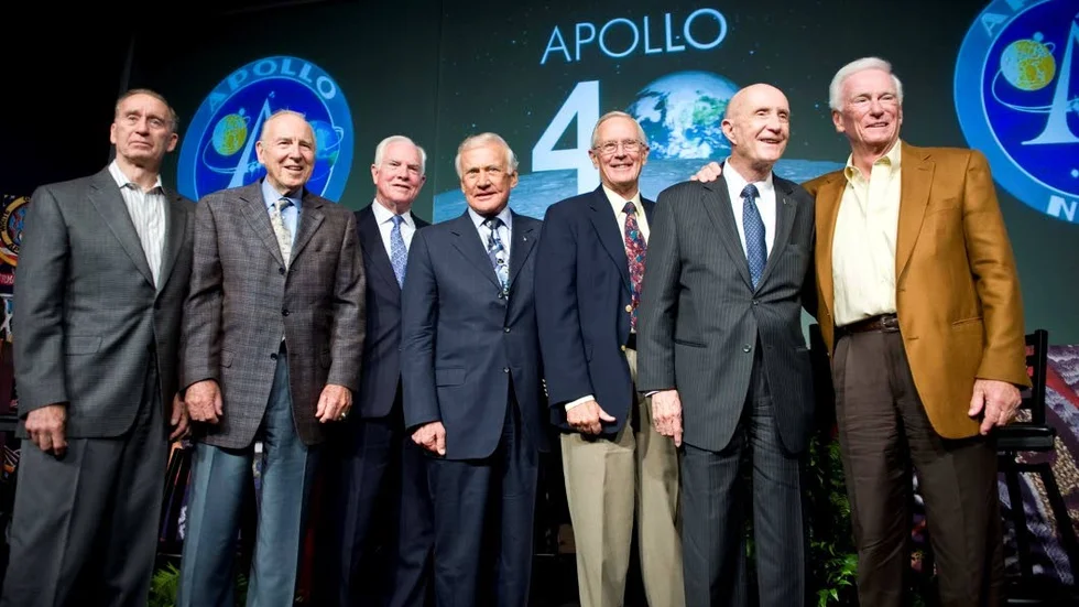 Rymdcelebriteter. 29 april kommer general Charles Moss Duke, en av sex astronauter som åkt bil på månen, till Norrköping. Övriga på bilden, från vänster: Walt Cunningham, James Lovell, David Scott,  Buzz Aldrin, Thomas Stafford och Eugene Cernan.