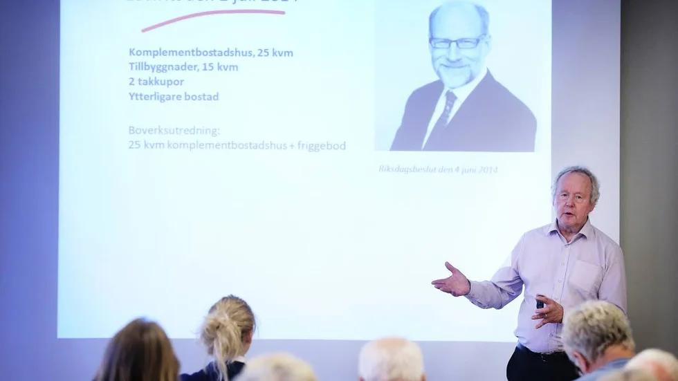 Kunnig. Rune Johansson, byggutbildare, berättar om regelverket kring de s k Attefallshusen. Det är inte bara att sätta igång att bygga, varnade han.