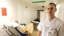Att patienter får ligga i korridoren och vänta på vård och provsvar ser inte Joel Petronio, vårdenhetschef på akuten, som en optimal lösning. Joel hoppas nu att den planerade ombyggnationen med en mer linjär lösning kommer att träda i kraft.