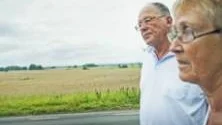 Bengt och Birgitta Dahlström går till regeringen för att försöka hindra ny bebyggelse på Kvillingeslätten. Foto: Andreas Skogh