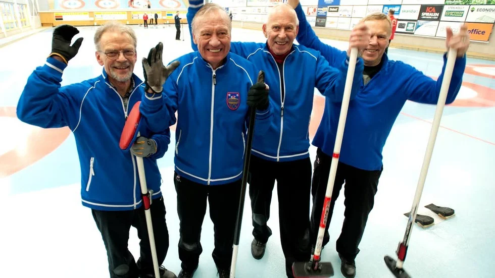 SM-guld för veteraner blev det för den här kvartetten från NCK, lag Ekholm. Från vänster ses Klas Johansson, Jörgen Marhs, Ture Ekholm samt Håkan Wirås.
Foto: Titti Olovsson