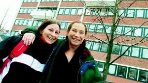 Det blir en fortsättning på danskurserna trots ABF:s konkurs. Det lovar danslärarna Elin Tuvklint (t v) och Susanne Kyndel. Något som säkert glädjer de nästan 600 danseleverna.
FOTO: ROBERT SVENSSON