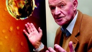 Lennart Nilsson är fotografen som vill se den lilla världen. Det som finns men som inte syns för blotta ögat.
FOTO: OLA AXMAN