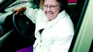 För Ulla Rätt är bilen viktig.
FOTO: TITTI OLOVSSON