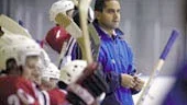 Johan Schillgard var med som assisterande Hästen-tränare redan vid konkursen 1996. Nu har han ansvaret för A-laget tillsammans med Richard Rauge.
FOTO: ROBERT SVENSSON