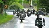 Här kommer ett gäng mullrande motorcyklar från Oldboys MC, en av Norrköpings yngsta mc-klubbar med bara ett par år på nacken. Närmast klubbpresidenten Lasse Nilsson.
FOTO: ANITA KJELLBERG
