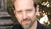 Samuel Fröler, känd från TV-serierna Skärgårdsdoktorn och Tre kärlekar gästar Borgsruinen den 17 juli, tillsammans med Anna-Lotta Larsson.