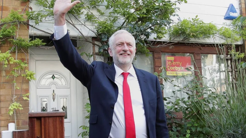 Medvind. Labourledaren Jeremy Corbyn stärkte sin ställning i parlamentsvalet 8 juni.