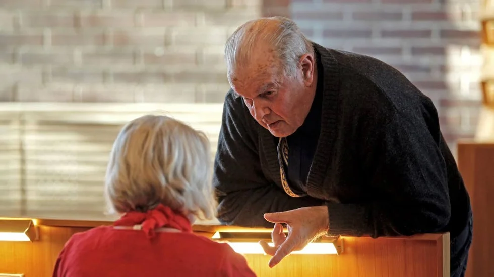 Oense. Sören Nilsson (SD) och Helena Öhlund var inte eniga om taxorna på måndagen. (Arkivbild)