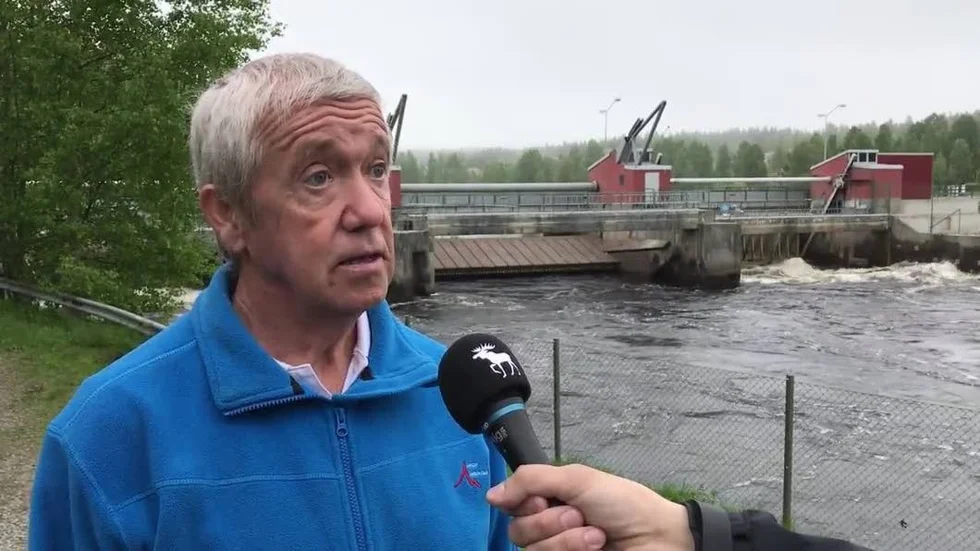 Lars Erik Nilsson var en hårsmån från döden när han sögs ner under dammluckorna.