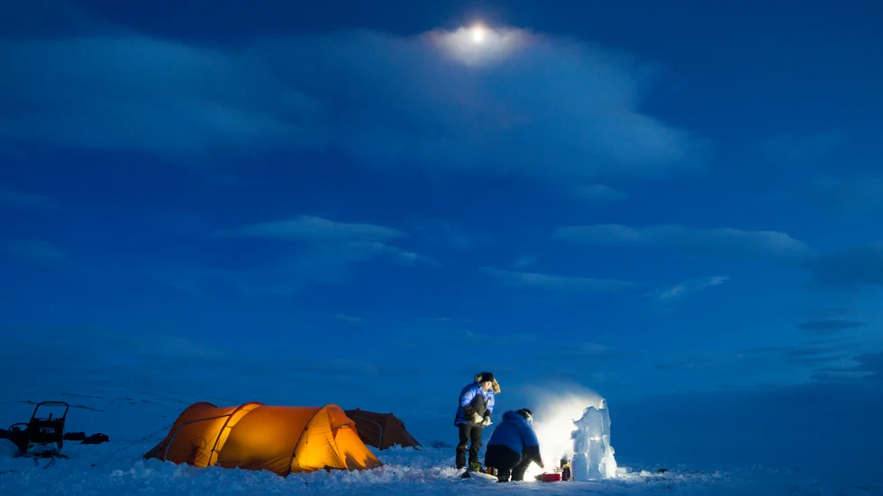 I mars 2023 kommer Fjällräven Polar genomföras. En 300 km lång slädexpedition genom den arktiska vildmarken, från Jukkasjärvi till Signaldalen i utkanten av de norska fjordarna. 