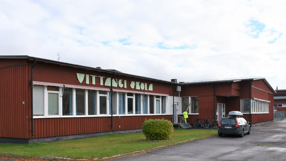 Om skolorna i Övre Soppero och Svappavaara läggs ner ser förvaltningen helst att barnen bussas hit, till Vittangi skola.