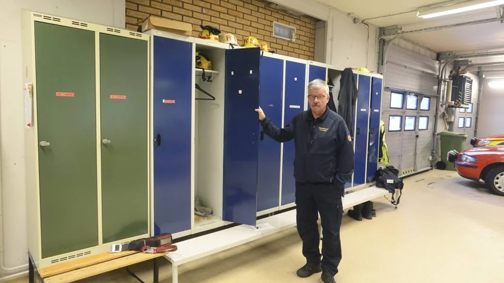 Räddningstjänsten i Arjeplog söker medarbetare för att fylla de tomma skåpen. Räddningschefen Hans-Eric Jonsson hoppas att pågående rekrytering ska bära frukt.