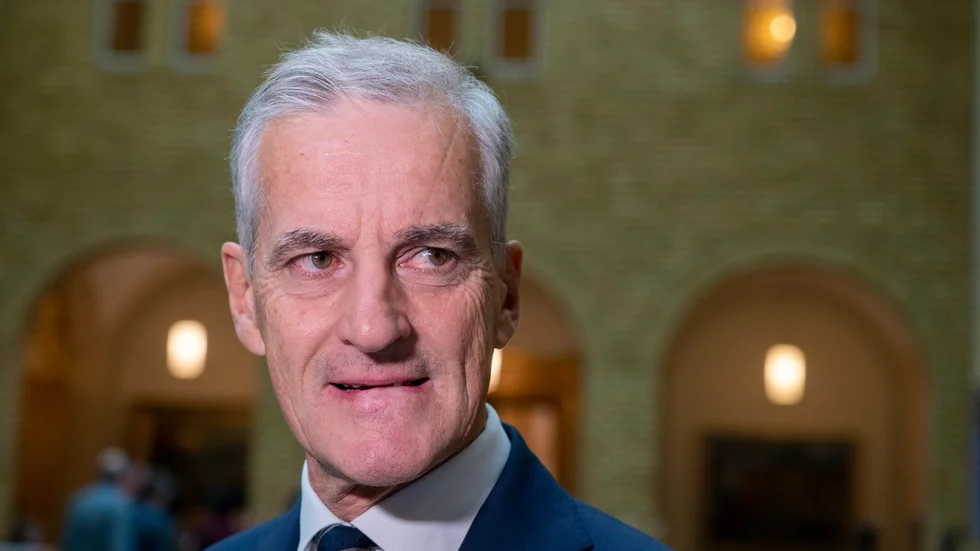 Norges statsminister Jonas Gahr Støre vill kyla ned den norska ekonomin, med den högsta inflationen på 34 år, och stramar åt oljekranen i sin budget för 2023. Arkivbild