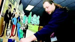 Anders Sahlin kan och vet allt om Tintin och har en samling där varje pryl har sin historia. Nu har han fångat in barn på Mosstorpsskolan i sitt intresse också. Där jobbar han på biblioteket.
