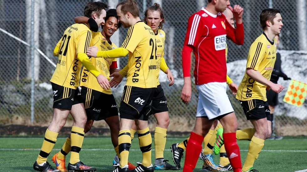 Segerjubel. Notviken kunde jubla efter segern mot seriejumbon Rönnskär.