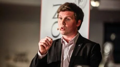 UTANFÖR. Integrationsminister Erik Ullenhag (FP) vill bryta utanförskapet, men hur ska det ske med 200 miljoner kronor?
