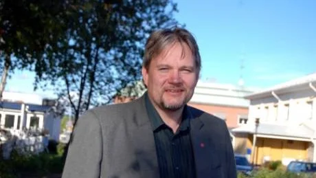 ILLA BERÖRD. Stefan Andersson, kommunalråd i Jokkmokk, tycker att Vattenfalls nedläggning av Inlandskraft AB är helt felaktig.