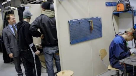 YRKESPROGRAM. Under veckan som gått har 15 personer från olika EU-länder besökt Luleå gymnasieby inom ramen för EU:s besöksprogram Cedefop. Huvudsyftet är att lära mer om de yrkesförberedande programmen.