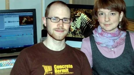 SAMARBETE. Christian Eriksson och Malin Hällstrand har producerat filmen i samarbete med Filmpool Nord. Dessutom har Vuxenskolan, Svenska kyrkan unga, Diakonia och konsumentföreningen Stockholm bidragit med medel. Foto: Britt-Louise Spets