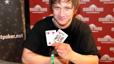 FULL HAND. Gällivarekillen Pär Wännström vann den stora pokerturneringen Everest Poker European Cup.