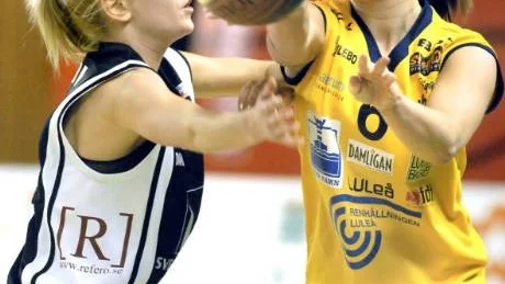 turbulent. Stina Nilssons nya klubb Jämtland Basket har haft en turbulent säsong. Nu lämnar stjärnan Cisti Greenwalt laget.Foto: EIJA DUNDER