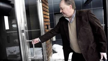 AVGÖRANDE INNANFÖR DÖRRARNA. Mikael Styrman menar att myndigheterna trakasserar honom och det försvårar att upprätta räkenskaper enligt kraven.