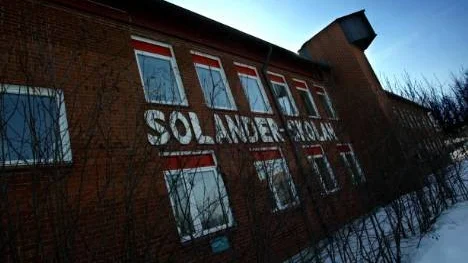 Områdeschefen Lena Engström tycker att skolan får det stöd och de resurser som behövs. (Arkivbild)