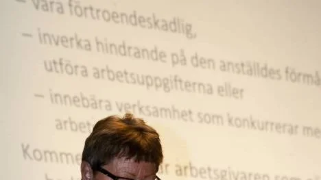 Landstingsrådet Britt Westerlund (S) lovade att det jobbas för att hitta lösningar för vårdcentralen i Arvidsjaur. "Vi sitter inte still i båten", sa hon.
