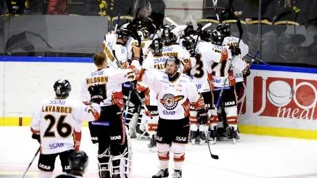 Luleå Hockey toppar elitserien efter 19 spelade omgångar och har haft all anledning att jubla - så här långt.